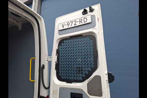 Volkswagen Crafter 35 2.0 TDI L3H3 EL Trendline AIRCO / CRUISE CONTROLE / NAVI / 3 ZITS / APPLE CARPLAY