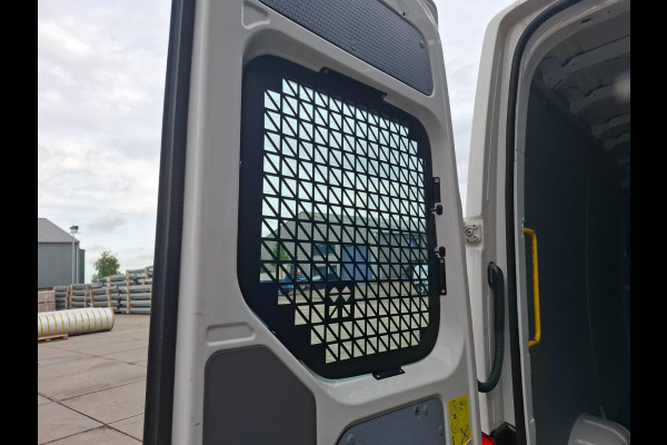 Volkswagen Crafter 35 2.0 TDI L3H3 EL Trendline AIRCO / CRUISE CONTROLE / NAVI / 3 ZITS / APPLE CARPLAY