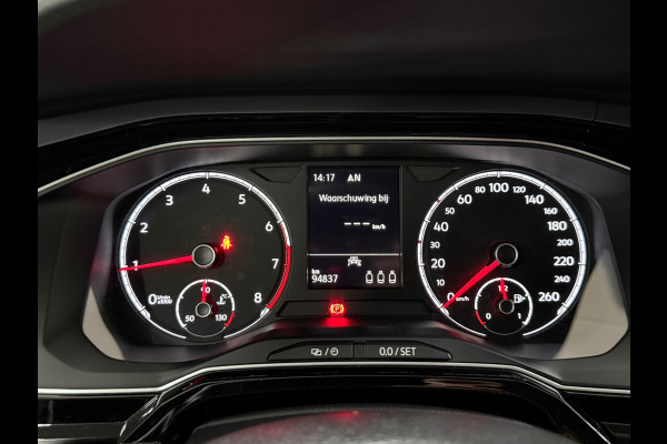 Volkswagen Polo 1.0 TSI Highline Business R | LED | PDC Voor + Achter | Camera | R-Line