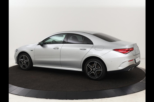 Mercedes-Benz CLA-Klasse 250e AMG Night | Stoelverwarming | Leder/Alcantara | Camera | Widescreen | Navigatie | Full LED | Sportstoelen