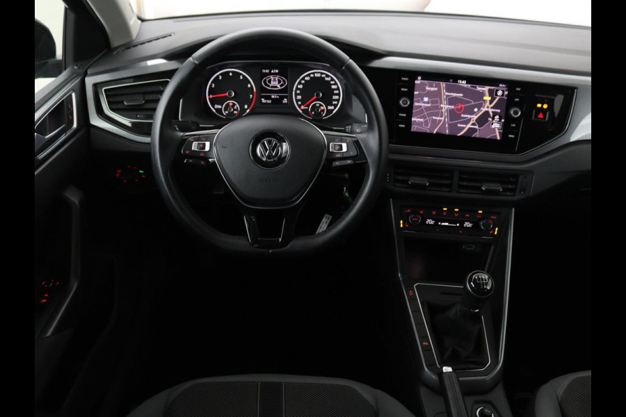 Volkswagen Polo 1.0 TSI Highline | Stoelverwarming | Parkeerhulp | Adaptive cruise | Navigatie | Bluetooth | Climate control | Getint glas