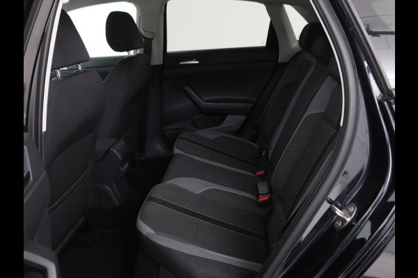 Volkswagen Polo 1.0 TSI Highline | Stoelverwarming | Parkeerhulp | Adaptive cruise | Navigatie | Bluetooth | Climate control | Getint glas