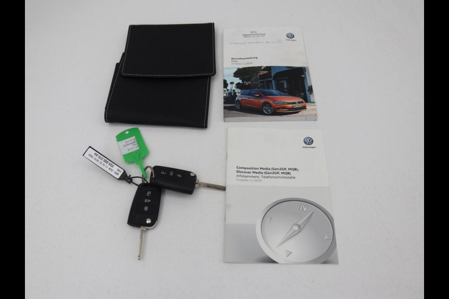 Volkswagen Polo 1.0 TSI Highline | Stoelverwarming | Parkeerhulp | Adaptive cruise | Navigatie | Bluetooth | Climate control | Getint glas