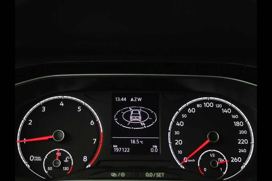 Volkswagen Polo 1.0 TSI Highline | Stoelverwarming | Parkeerhulp | Adaptive cruise | Navigatie | Bluetooth | Climate control | Getint glas