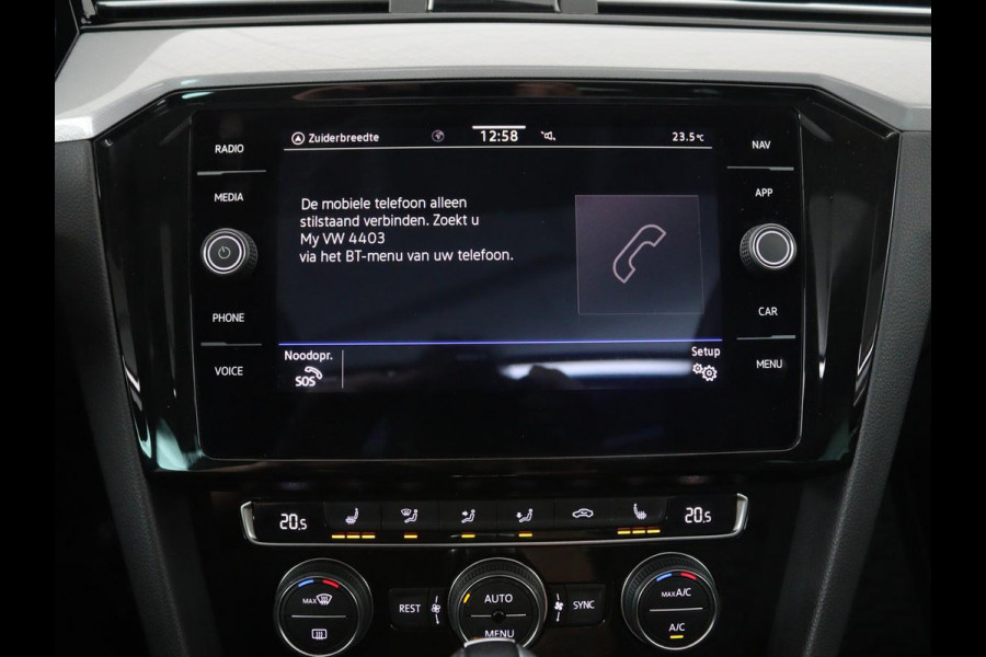 Volkswagen Passat 1.4 TSI PHEV GTE | Panoramadak | Leder | Stoelverwarming | Trekhaak | Camera | Park Assist | Adaptive cruise | Side Assist | Matrix LED | Carplay | Navigatie