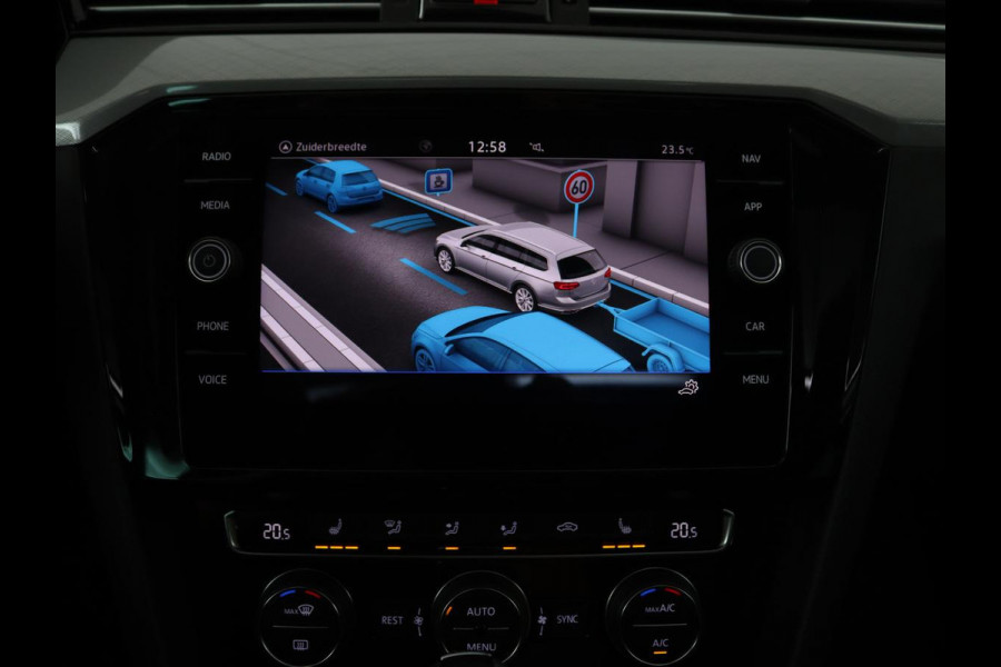 Volkswagen Passat 1.4 TSI PHEV GTE | Panoramadak | Leder | Stoelverwarming | Trekhaak | Camera | Park Assist | Adaptive cruise | Side Assist | Matrix LED | Carplay | Navigatie