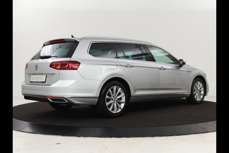 Volkswagen Passat 1.4 TSI PHEV GTE | Panoramadak | Leder | Stoelverwarming | Trekhaak | Camera | Park Assist | Adaptive cruise | Side Assist | Matrix LED | Carplay | Navigatie