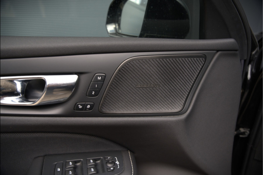 Volvo V60 2.0 B3 R-Design | Panoramadak | Harman Kardon | Keyless | Elektrische Stoelen | Stuurverwarming | Stoelverwarming | Camera | Adaptive Cruise Control | Leer | LED | DAB | Parkeensensoren