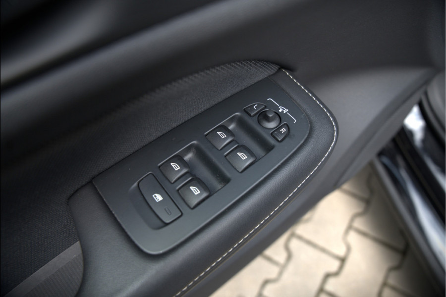 Volvo V60 2.0 B3 R-Design | Panoramadak | Harman Kardon | Keyless | Elektrische Stoelen | Stuurverwarming | Stoelverwarming | Camera | Adaptive Cruise Control | Leer | LED | DAB | Parkeensensoren