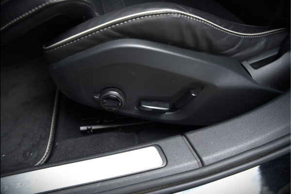Volvo V60 2.0 B3 R-Design | Panoramadak | Harman Kardon | Keyless | Elektrische Stoelen | Stuurverwarming | Stoelverwarming | Camera | Adaptive Cruise Control | Leer | LED | DAB | Parkeensensoren
