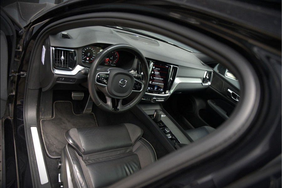 Volvo V60 2.0 B3 R-Design | Panoramadak | Harman Kardon | Keyless | Elektrische Stoelen | Stuurverwarming | Stoelverwarming | Camera | Adaptive Cruise Control | Leer | LED | DAB | Parkeensensoren