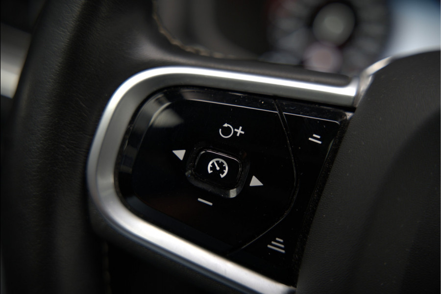Volvo V60 2.0 B3 R-Design | Panoramadak | Harman Kardon | Keyless | Elektrische Stoelen | Stuurverwarming | Stoelverwarming | Camera | Adaptive Cruise Control | Leer | LED | DAB | Parkeensensoren