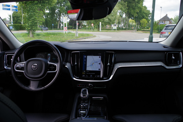 Volvo V60 2.0 T6 Recharge AWD Inscription 340 PK PHEV, Panoramadak, Harman/Kardon, 360 Camera, Trekhaak.