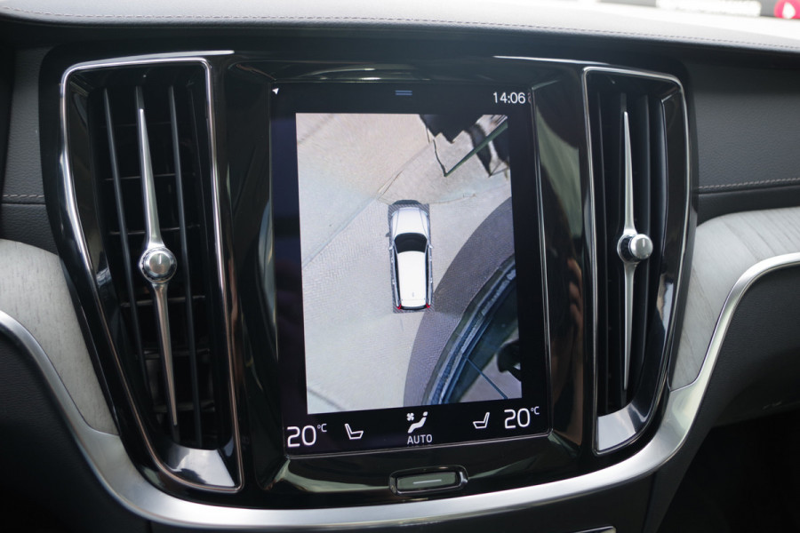 Volvo V60 2.0 T6 Recharge AWD Inscription 340 PK PHEV, Panoramadak, Harman/Kardon, 360 Camera, Trekhaak.