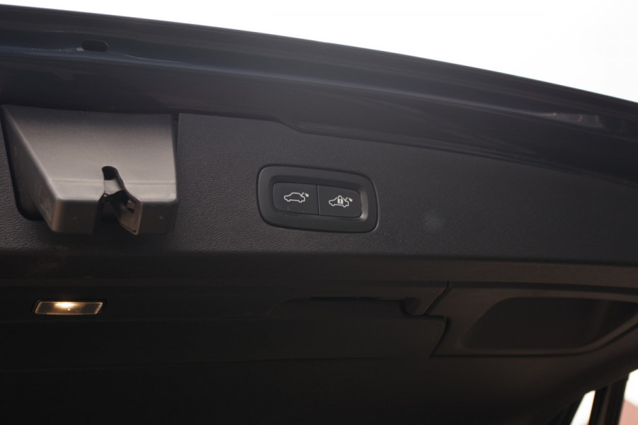 Volvo V60 2.0 T6 Recharge AWD Inscription 340 PK PHEV, Panoramadak, Harman/Kardon, 360 Camera, Trekhaak.