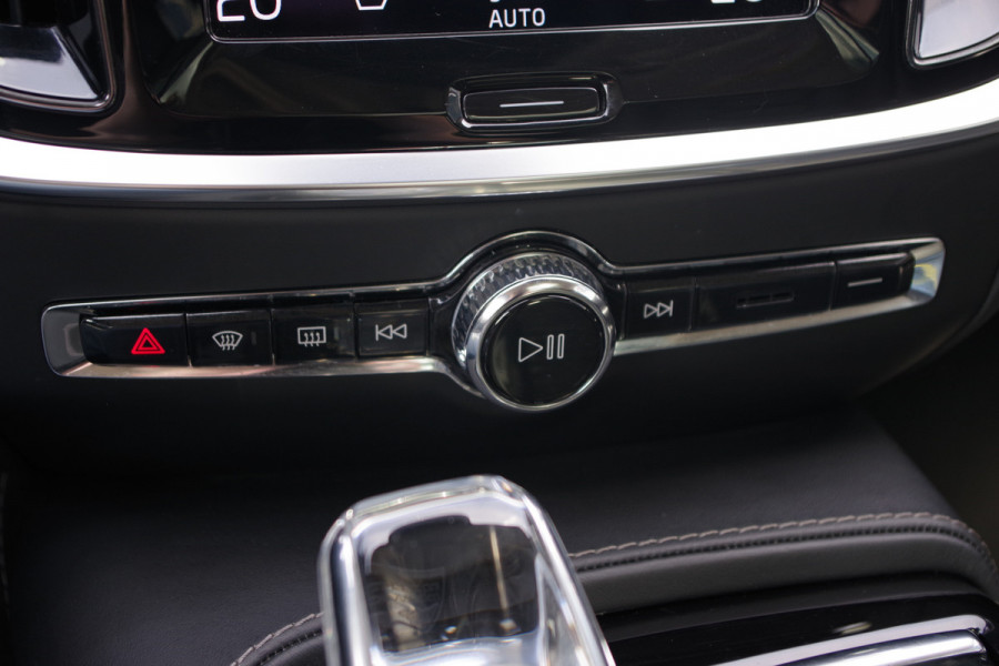 Volvo V60 2.0 T6 Recharge AWD Inscription 340 PK PHEV, Panoramadak, Harman/Kardon, 360 Camera, Trekhaak.