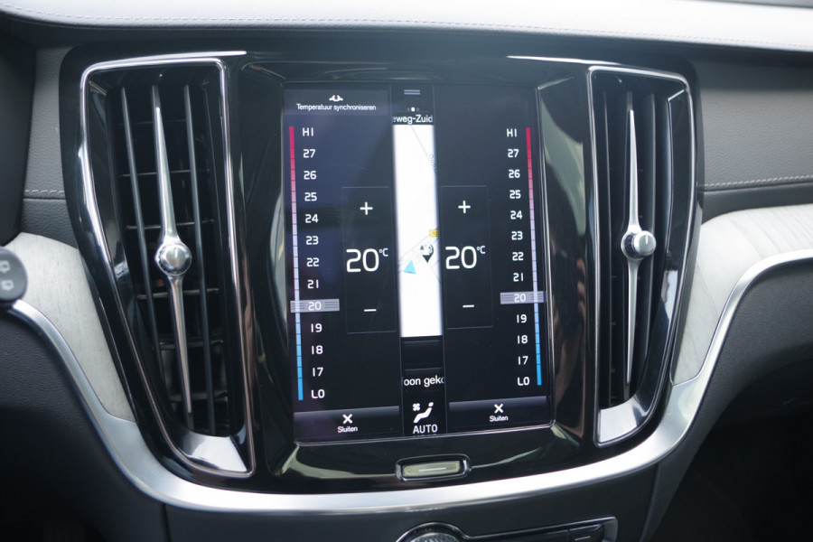 Volvo V60 2.0 T6 Recharge AWD Inscription 340 PK PHEV, Panoramadak, Harman/Kardon, 360 Camera, Trekhaak.
