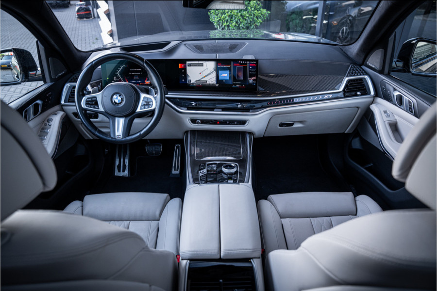 BMW X7 xDrive40i M Sport 7p | Panorama | Sky Lounge | H&K | Dravitgrau