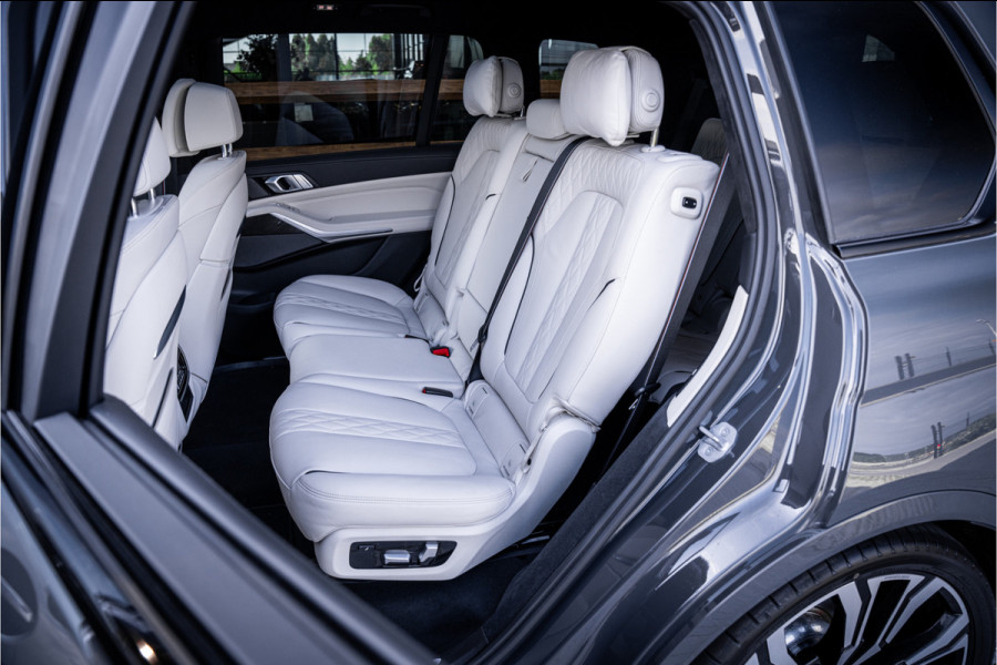 BMW X7 xDrive40i M Sport 7p | Panorama | Sky Lounge | H&K | Dravitgrau
