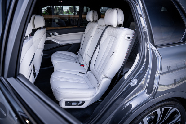 BMW X7 xDrive40i M Sport 7p | Panorama | Sky Lounge | H&K | Dravitgrau