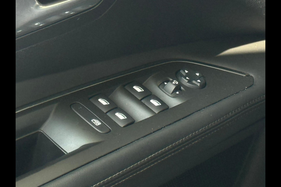 Peugeot 3008 1.2 PureTech AUTOMAAT Allure, vele opties, distributie vervangen, Nederlandse auto met nationale auto pas