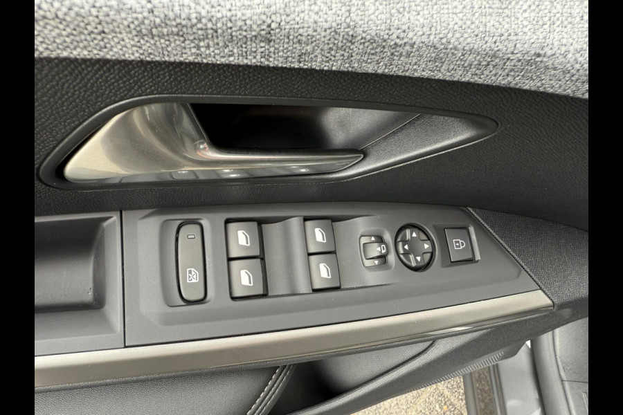 Peugeot 5008 1.2 Hybrid 145 Allure