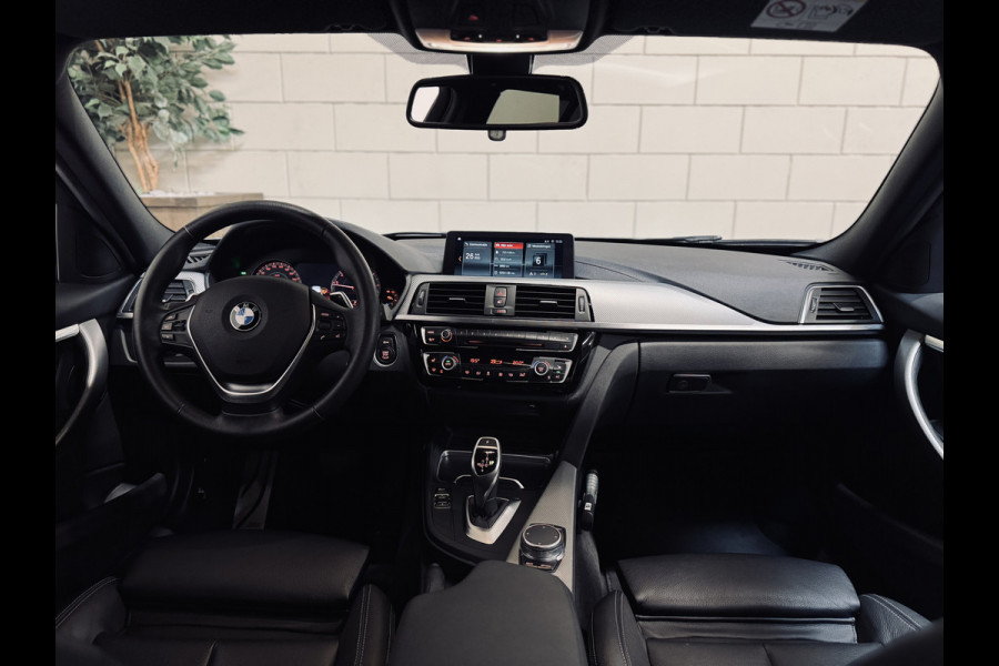 BMW 3 Serie Touring 320i Edition M-Sport | Leder | NaviProf | CarPlay