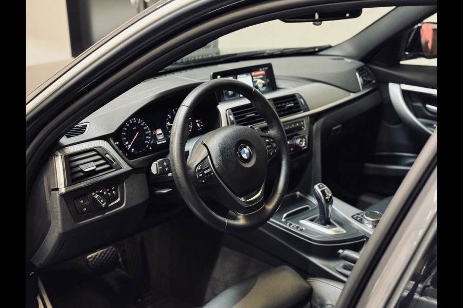 BMW 3 Serie Touring 320i Edition M-Sport | Leder | NaviProf | CarPlay