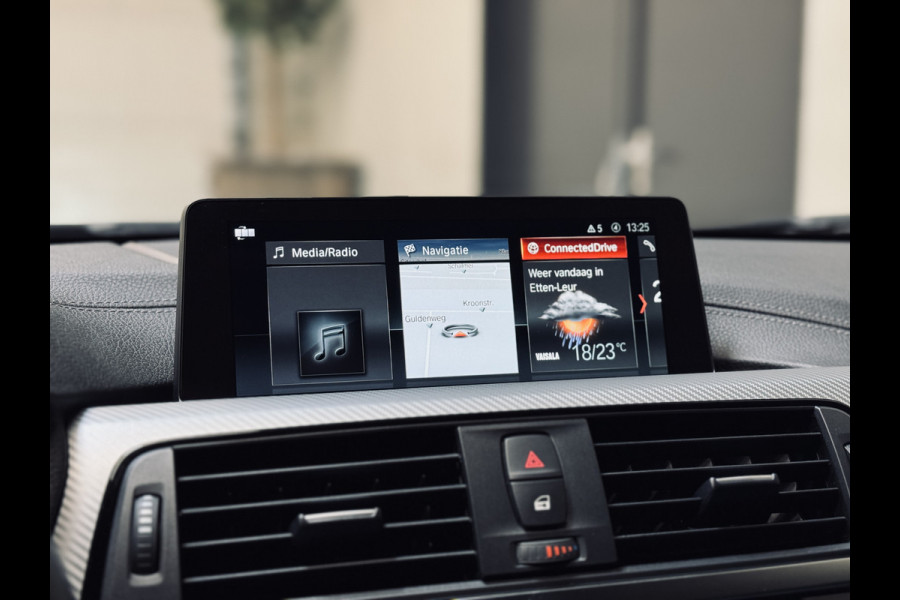 BMW 3 Serie Touring 320i Edition M-Sport | Leder | NaviProf | CarPlay