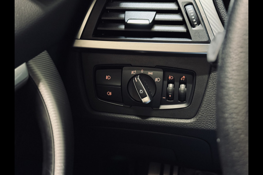 BMW 3 Serie Touring 320i Edition M-Sport | Leder | NaviProf | CarPlay