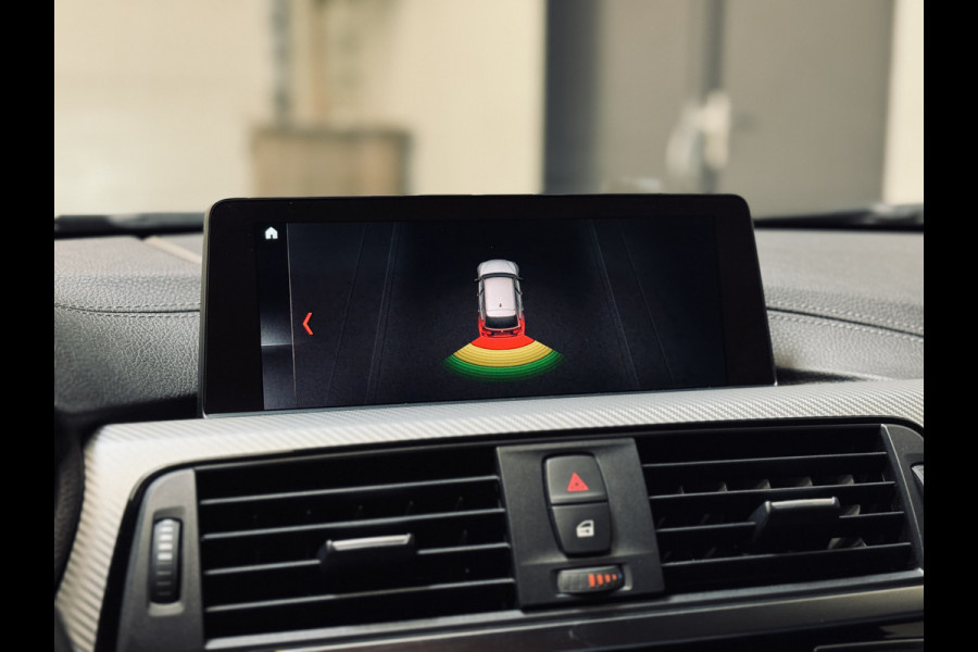 BMW 3 Serie Touring 320i Edition M-Sport | Leder | NaviProf | CarPlay