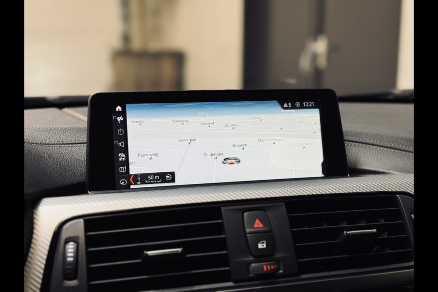 BMW 3 Serie Touring 320i Edition M-Sport | Leder | NaviProf | CarPlay
