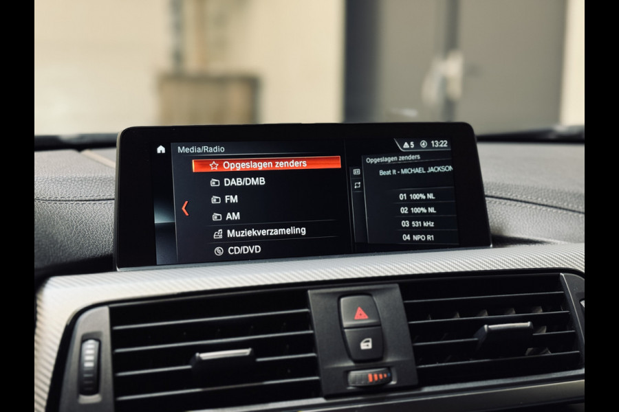 BMW 3 Serie Touring 320i Edition M-Sport | Leder | NaviProf | CarPlay