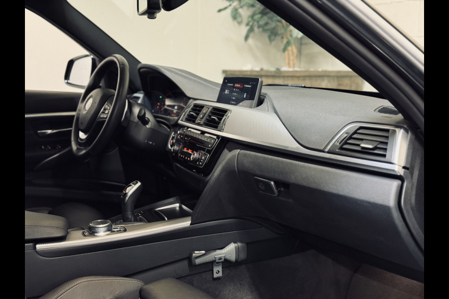 BMW 3 Serie Touring 320i Edition M-Sport | Leder | NaviProf | CarPlay