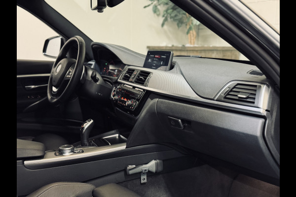 BMW 3 Serie Touring 320i Edition M-Sport | Leder | NaviProf | CarPlay
