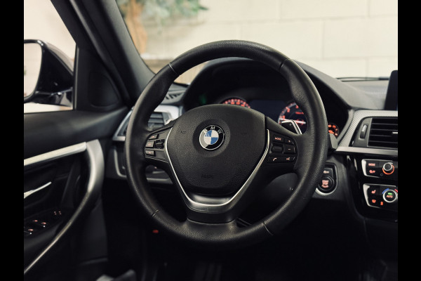 BMW 3 Serie Touring 320i Edition M-Sport | Leder | NaviProf | CarPlay
