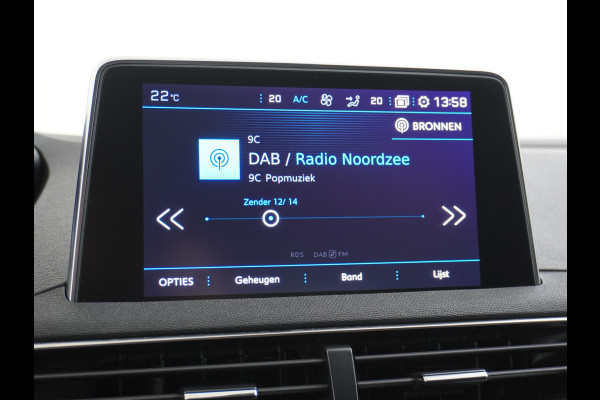 Peugeot 3008 T131PK Navi Camera Apple Carplay Android Pdc Mirror-Screen Auto BordHerkenning Ecc Cruise Control Bluetooth Regen-Licht Sensor L Privacy glass PureTech Blue Edition Executive Orig. NL se auto 1e eigenaar EURO6