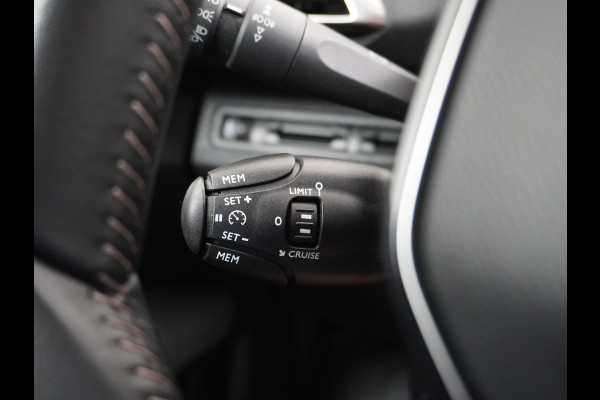 Peugeot 3008 T131PK Navi Camera Apple Carplay Android Pdc Mirror-Screen Auto BordHerkenning Ecc Cruise Control Bluetooth Regen-Licht Sensor L Privacy glass PureTech Blue Edition Executive Orig. NL se auto 1e eigenaar EURO6