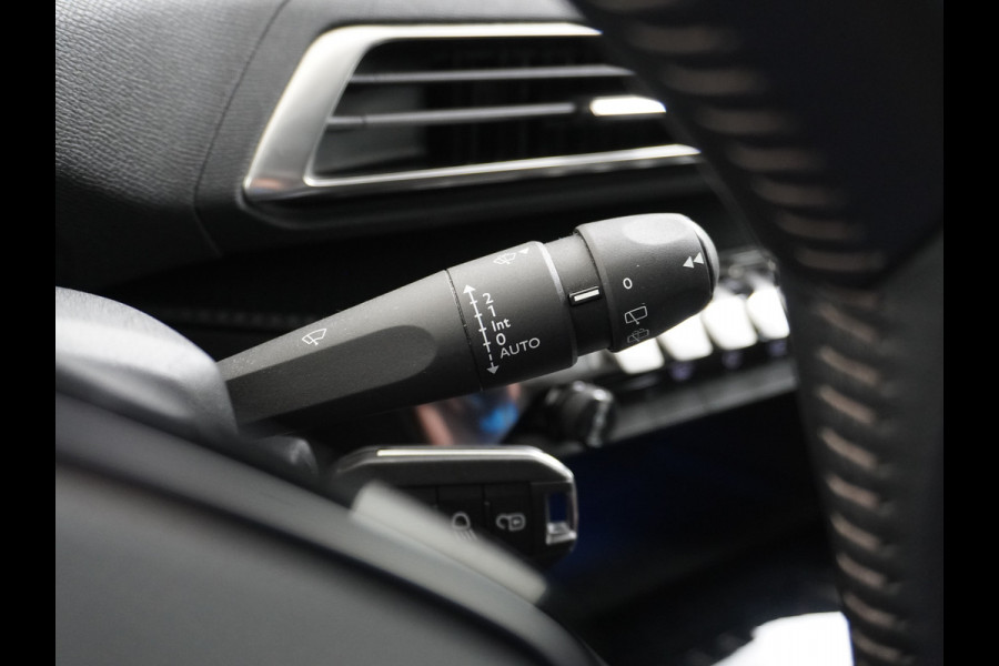 Peugeot 3008 T131PK Navi Camera Apple Carplay Android Pdc Mirror-Screen Auto BordHerkenning Ecc Cruise Control Bluetooth Regen-Licht Sensor L Privacy glass PureTech Blue Edition Executive Orig. NL se auto 1e eigenaar EURO6