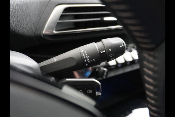 Peugeot 3008 T131PK Navi Camera Apple Carplay Android Pdc Mirror-Screen Auto BordHerkenning Ecc Cruise Control Bluetooth Regen-Licht Sensor L Privacy glass PureTech Blue Edition Executive Orig. NL se auto 1e eigenaar EURO6