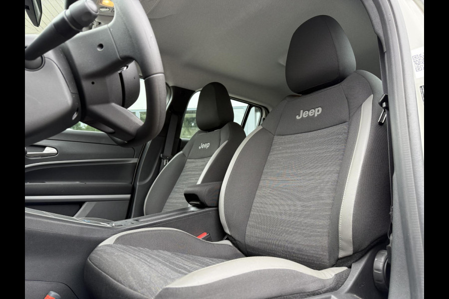Jeep Avenger Longitude 54 kWh | Navi | Carplay | Stoelverwarming |