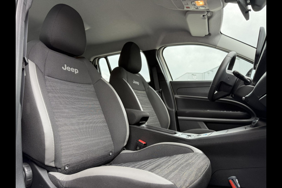 Jeep Avenger Longitude 54 kWh | Navi | Carplay | Stoelverwarming |