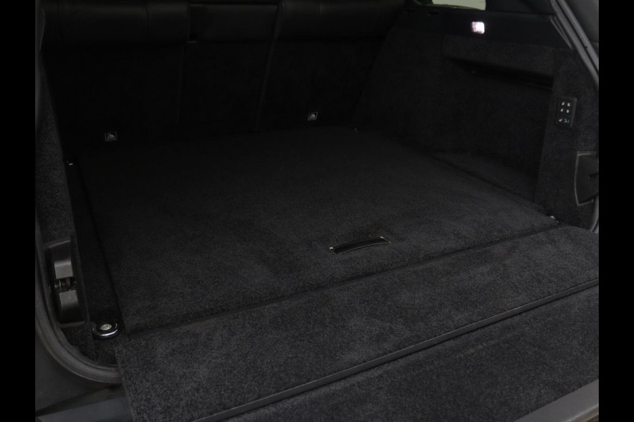 Land Rover Range Rover 4.4 SDV8 Autobiography | Panoramadak | Adaptive cruise | Leder | Meridian | 360 camera | Stoelventilatie | Head-Up | Massage