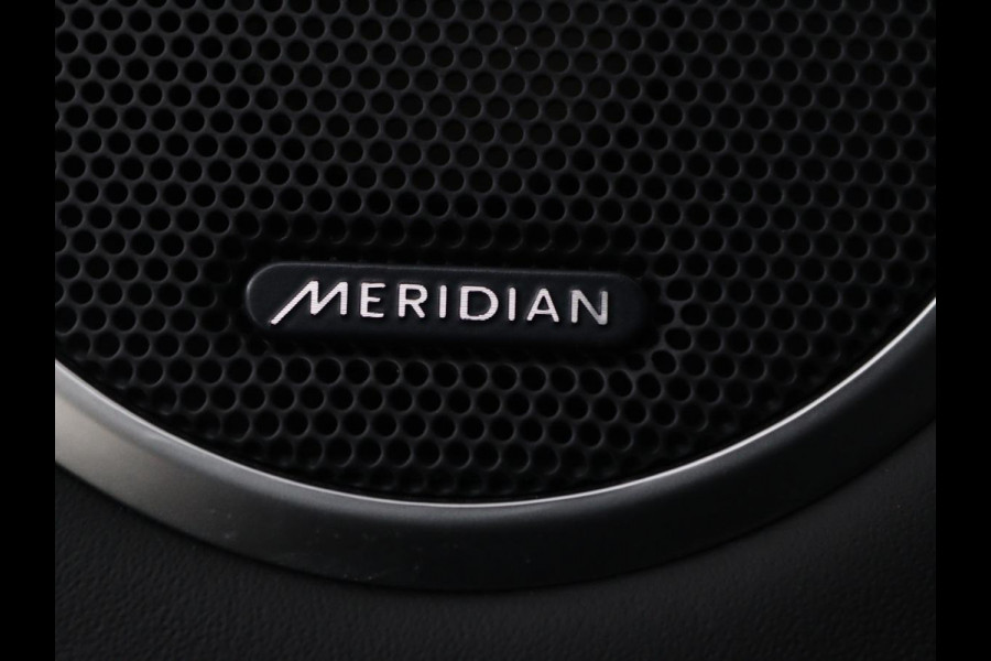 Land Rover Range Rover 4.4 SDV8 Autobiography | Panoramadak | Adaptive cruise | Leder | Meridian | 360 camera | Stoelventilatie | Head-Up | Massage