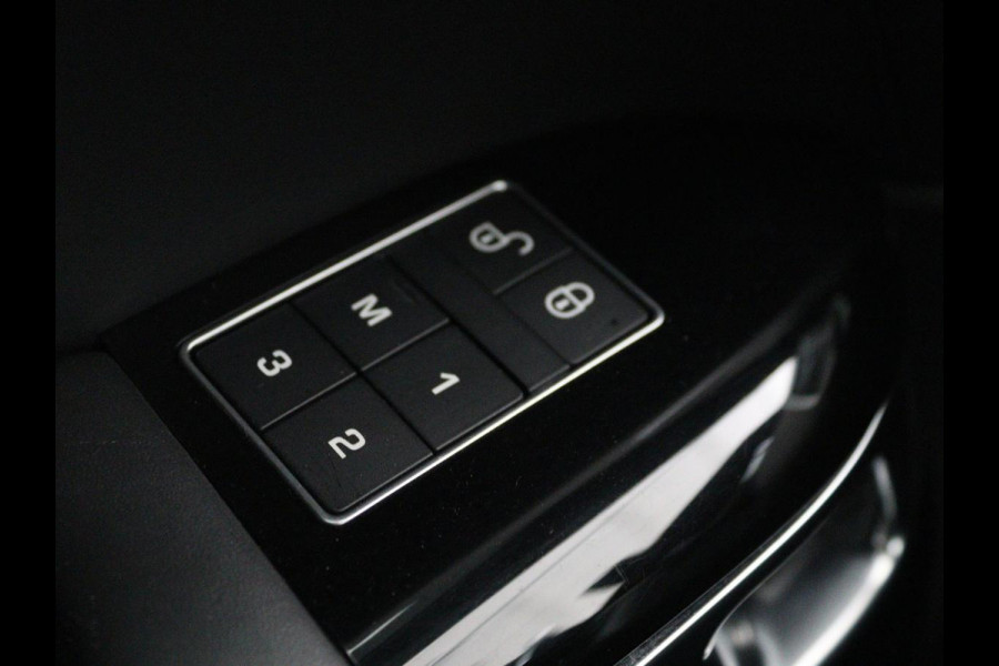 Land Rover Range Rover 4.4 SDV8 Autobiography | Panoramadak | Adaptive cruise | Leder | Meridian | 360 camera | Stoelventilatie | Head-Up | Massage