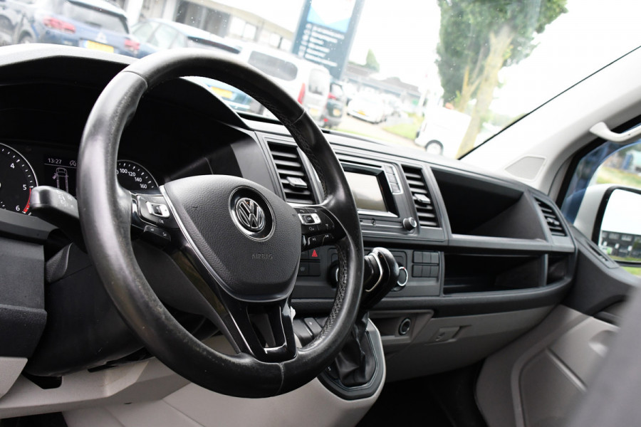 Volkswagen Transporter 2.0 TDI L1H1 Highline Adaptieve cruise, Sensoren 150PK, Automaat, Stoelverwarming, Airco, Trekhaak, Uniek!