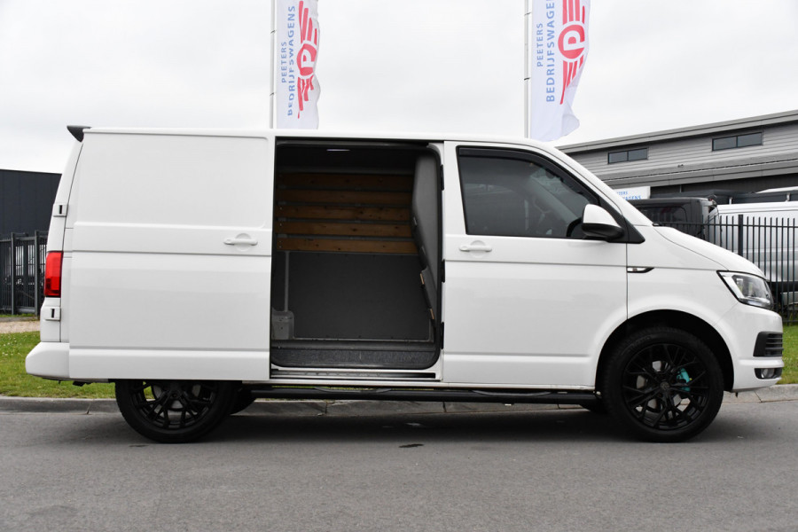 Volkswagen Transporter 2.0 TDI L1H1 Highline Adaptieve cruise, Sensoren 150PK, Automaat, Stoelverwarming, Airco, Trekhaak, Uniek!