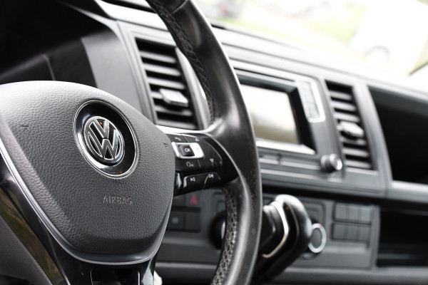 Volkswagen Transporter 2.0 TDI L1H1 Highline Adaptieve cruise, Sensoren 150PK, Automaat, Stoelverwarming, Airco, Trekhaak, Uniek!