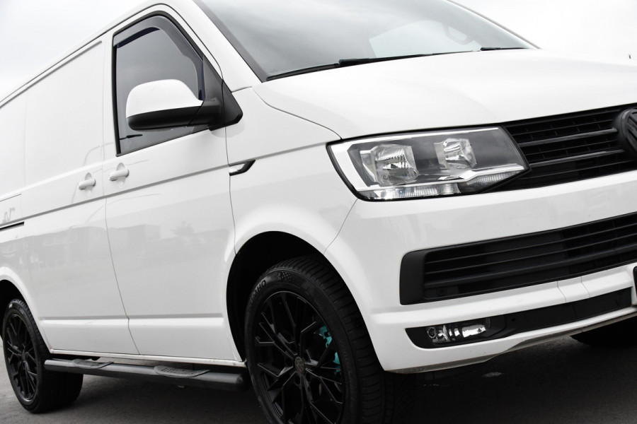 Volkswagen Transporter 2.0 TDI L1H1 Highline Adaptieve cruise, Sensoren 150PK, Automaat, Stoelverwarming, Airco, Trekhaak, Uniek!