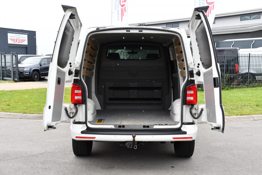 Volkswagen Transporter 2.0 TDI L1H1 Highline Adaptieve cruise, Sensoren 150PK, Automaat, Stoelverwarming, Airco, Trekhaak, Uniek!